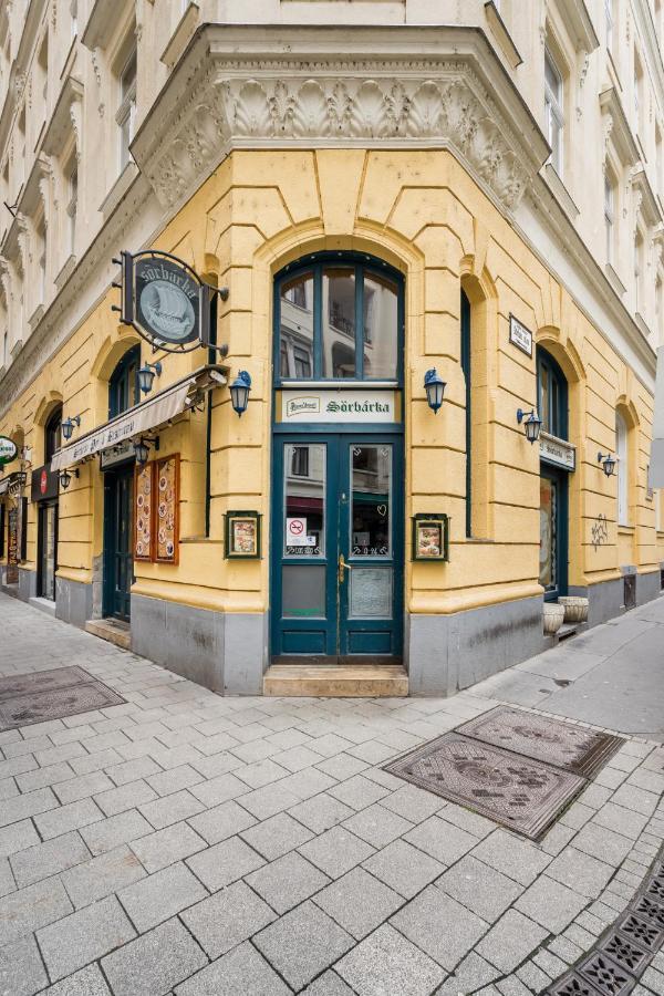 Pyvo Street Home With Balcony By Nw Budapest Exteriör bild